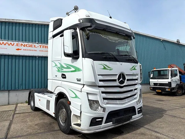 Mercedes-Benz Actros 1845 LS BIGSPACE (RETARDER / EURO 5 / TELLIGENT GEARBOX / FULL SPOILERSET / 2x DIESELTANK / AIRCONDITIONING) - 牵引车:图2 Mercedes-Benz Actros 1845 LS BIGSPACE (RETARDER / EURO 5 / TELLIGENT GEARBOX / FULL SPOILERSET / 2x DIESELTANK / AIRCONDITIONING) - 牵引车:图2