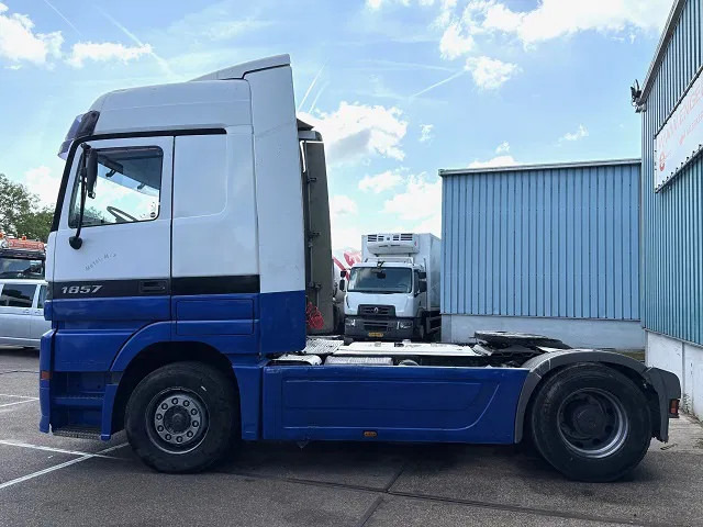 Mercedes-Benz Actros 1857 LS (MP1) MEGASPACE (EPS WITH CLUTCH (3-PEDALS) / RETARDER / REDUCTION AXLE / AIRCONDITIONING) - 牵引车:图5 Mercedes-Benz Actros 1857 LS (MP1) MEGASPACE (EPS WITH CLUTCH (3-PEDALS) / RETARDER / REDUCTION AXLE / AIRCONDITIONING) - 牵引车:图5