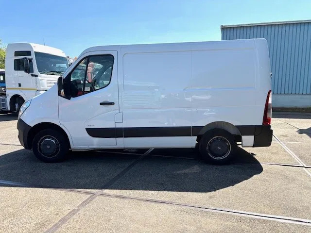 Opel Movano T3300 2.4CDTI L1H1 (EURO 6 / 6 GEARS MANUAL GEARBOX / AIRCONDITIONING / APPLE CARPLAY / REAR VIEW CAMERA / ETC) - 紧凑型面包车:图5 Opel Movano T3300 2.4CDTI L1H1 (EURO 6 / 6 GEARS MANUAL GEARBOX / AIRCONDITIONING / APPLE CARPLAY / REAR VIEW CAMERA / ETC) - 紧凑型面包车:图5