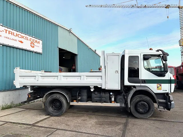 Renault Midlum 280 DXI FULL STEEL SUSPENSION 3-WAY KIPPER (8 GEARS MANUAL GEARBOX / FULL STEEL SUSPENSION / 3-SEATS / P.T.O. / ETC) - 翻斗车:图4 Renault Midlum 280 DXI FULL STEEL SUSPENSION 3-WAY KIPPER (8 GEARS MANUAL GEARBOX / FULL STEEL SUSPENSION / 3-SEATS / P.T.O. / ETC) - 翻斗车:图4