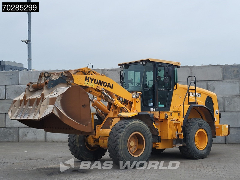 Hyundai HL955 - 轮式装载机:图3 Hyundai HL955 - 轮式装载机:图3