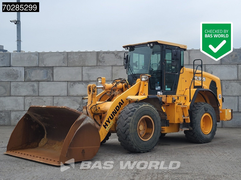 Hyundai HL955 - 轮式装载机:图1 Hyundai HL955 - 轮式装载机:图1