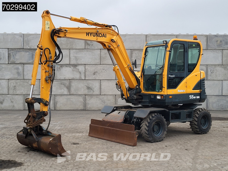 Hyundai Robex 55W-9A EPA - 轮式挖掘机:图2 Hyundai Robex 55W-9A EPA - 轮式挖掘机:图2