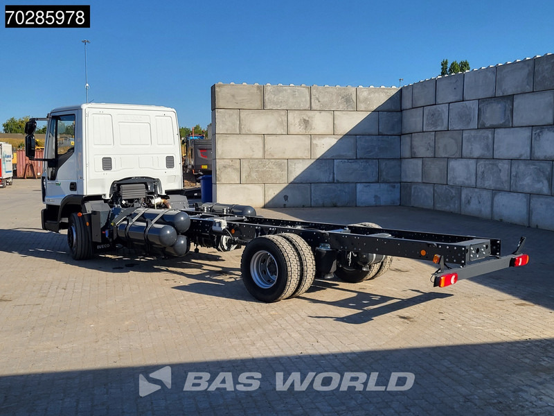 Iveco 120-210L 4X2 NEW 12tons chassis! CNG Engine TELMA Retarder Manual Euro 6 - 驾驶室底盘卡车:图2 Iveco 120-210L 4X2 NEW 12tons chassis! CNG Engine TELMA Retarder Manual Euro 6 - 驾驶室底盘卡车:图2