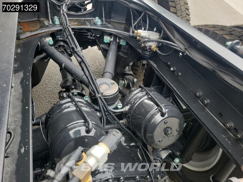MAN TGS 40.400 6X4 NEW 6x4 chassis PTO Preparation Steelsuspension Big-Axle Automatic Euro 2 - 驾驶室底盘卡车:图5 MAN TGS 40.400 6X4 NEW 6x4 chassis PTO Preparation Steelsuspension Big-Axle Automatic Euro 2 - 驾驶室底盘卡车:图5