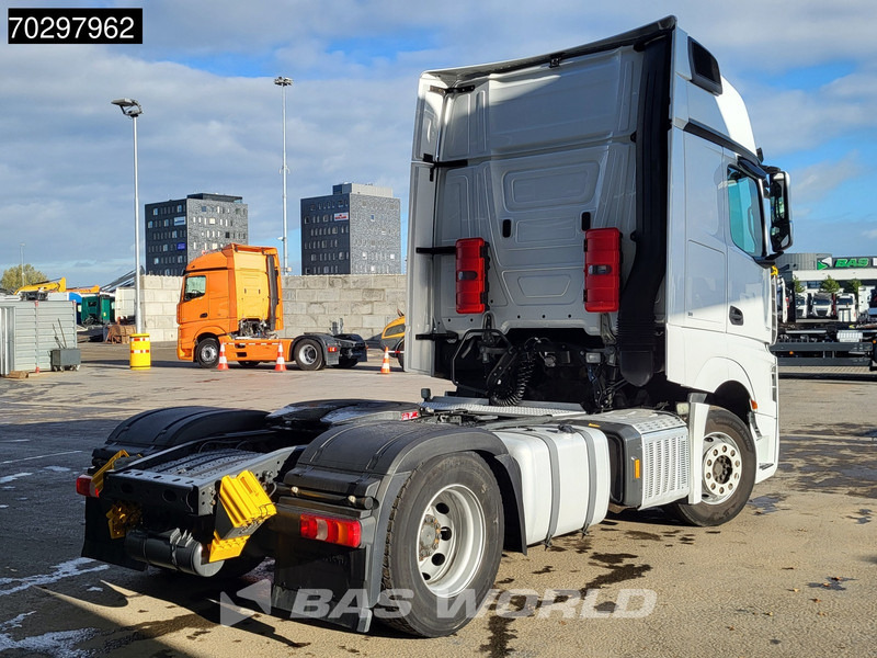 Mercedes-Benz Actros 1851 Actros 4X2 GigaSpace ADR 2xTanks Xenon Euro 6 - 牵引车:图5 Mercedes-Benz Actros 1851 Actros 4X2 GigaSpace ADR 2xTanks Xenon Euro 6 - 牵引车:图5
