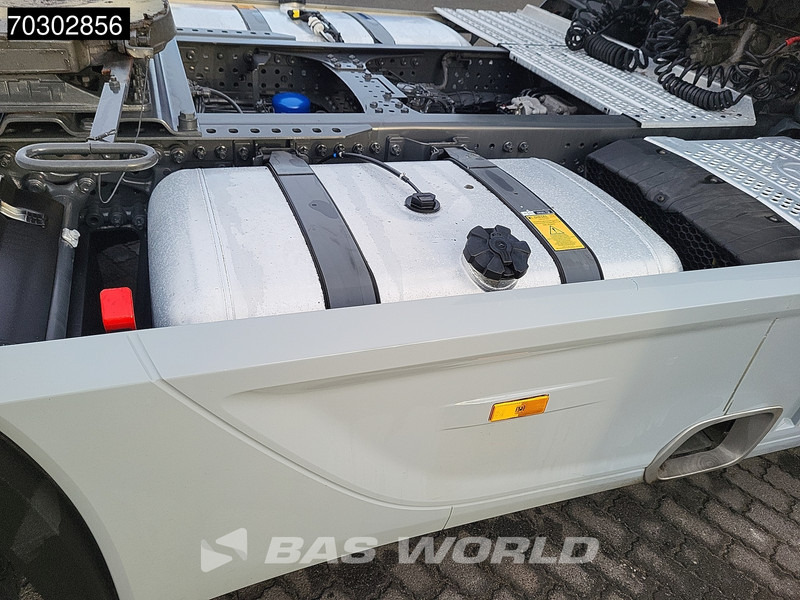 牵引车 Mercedes-Benz Actros 1951 Actros 4X2 BigSpace 2x Tanks Leder 70% Tyres：图14