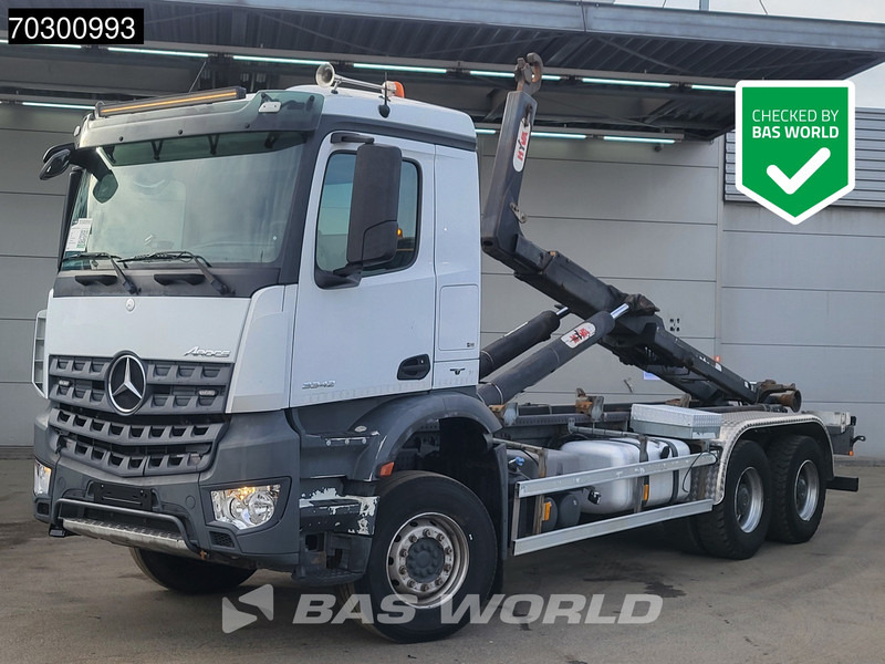 Mercedes-Benz Arocs 3342 6X4 HYVA 26-62-S Hooklift Big-Axle Automatic Euro 6 - 吊钩升降车:图1 Mercedes-Benz Arocs 3342 6X4 HYVA 26-62-S Hooklift Big-Axle Automatic Euro 6 - 吊钩升降车:图1