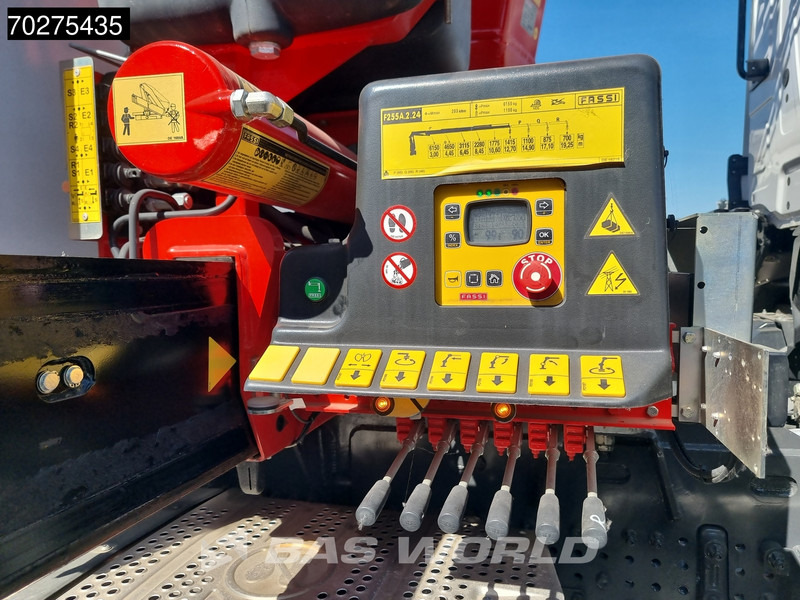 新的 翻斗车, 起重车 Mercedes-Benz Arocs 3348 6X4 Fassi F255A2.24 Kran Crane 9m3 3-Sided Tipper Big-Axle Euro 6:图8 新的 翻斗车, 起重车 Mercedes-Benz Arocs 3348 6X4 Fassi F255A2.24 Kran Crane 9m3 3-Sided Tipper Big-Axle Euro 6:图8