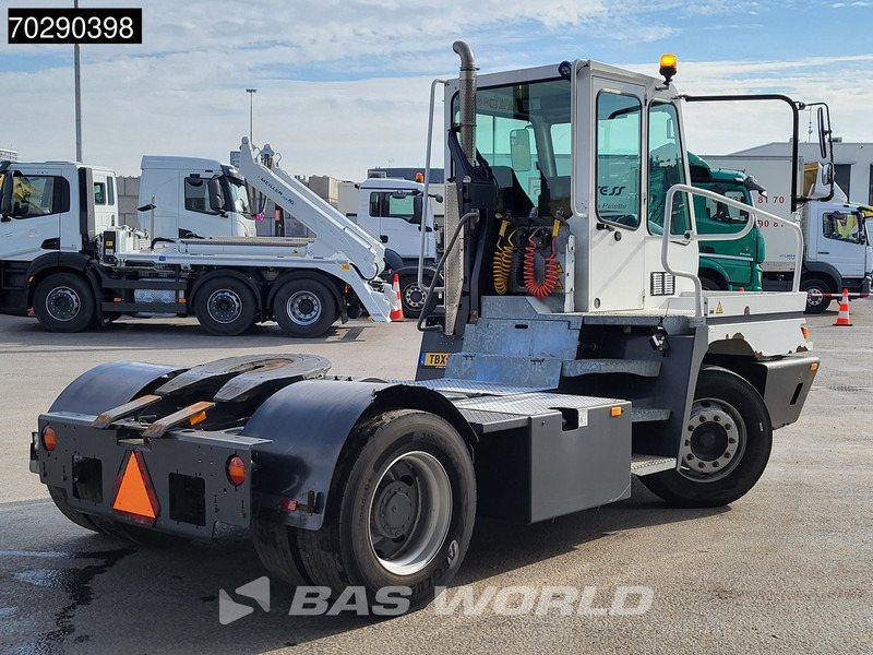Terberg YT222 4X2 NL-Truck EPA Big-Axle Hebesattel - 码头牵引车:图5 Terberg YT222 4X2 NL-Truck EPA Big-Axle Hebesattel - 码头牵引车:图5