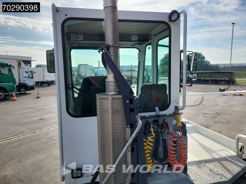码头牵引车 Terberg YT222 4X2 NL-Truck EPA Big-Axle Hebesattel:图13 码头牵引车 Terberg YT222 4X2 NL-Truck EPA Big-Axle Hebesattel:图13