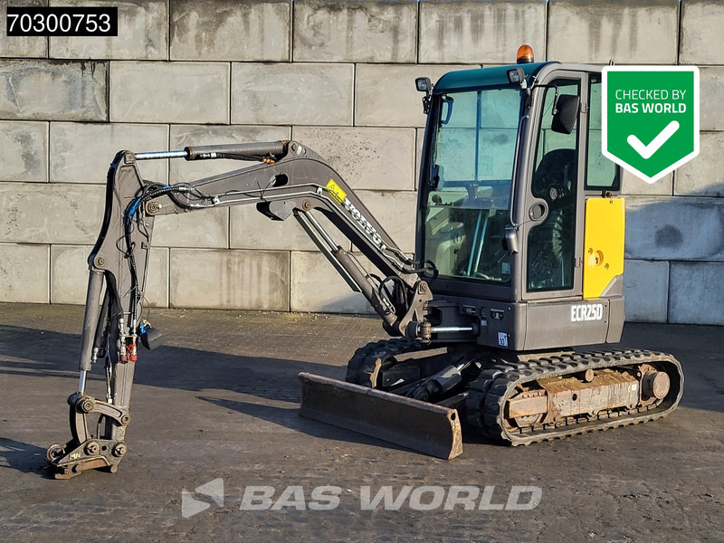 Volvo ECR25 D - 小型挖掘机:图1 Volvo ECR25 D - 小型挖掘机:图1