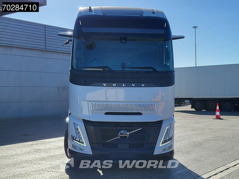 Volvo FH 62 R AERO 6X2 NEW Horsetruck chassis Lift+Lenkachse Dynamic Steering Mirror cam Euro 6 - 驾驶室底盘卡车:图5 Volvo FH 62 R AERO 6X2 NEW Horsetruck chassis Lift+Lenkachse Dynamic Steering Mirror cam Euro 6 - 驾驶室底盘卡车:图5