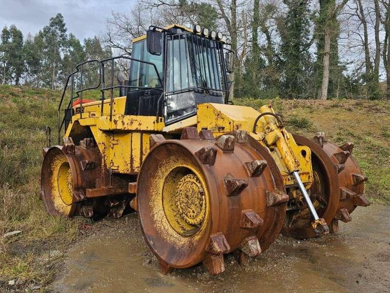 Caterpillar 826GII - 压实机:图1 Caterpillar 826GII - 压实机:图1