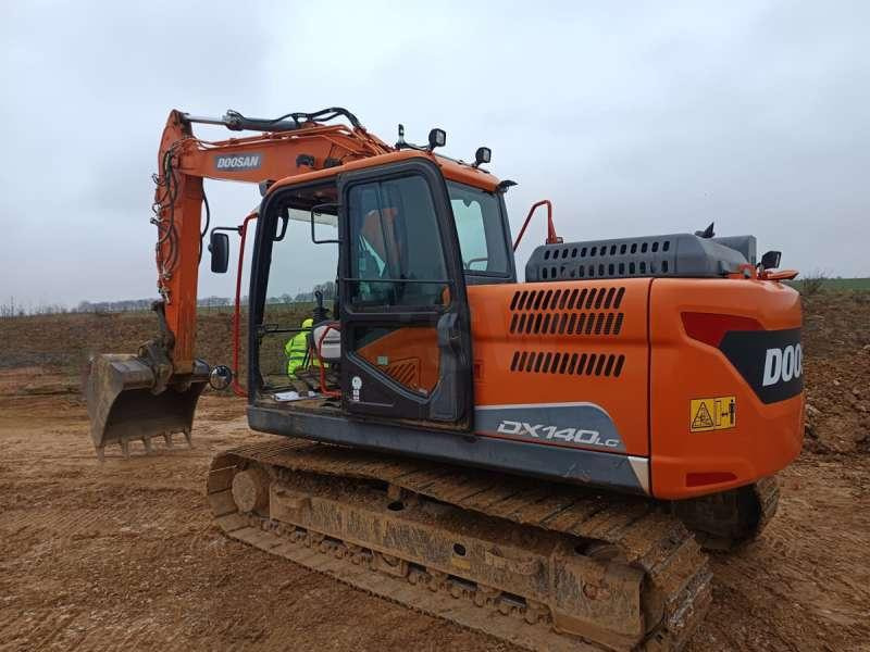 Doosan DX140LC-5 - 履带式挖掘机:图4 Doosan DX140LC-5 - 履带式挖掘机:图4