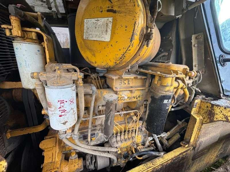 推土机 Komatsu D65EX-12：图25