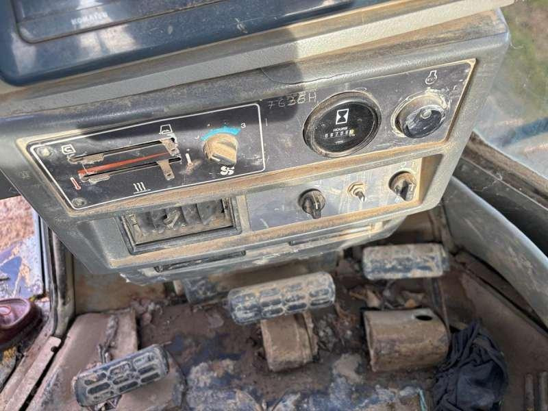 推土机 Komatsu D65EX-12：图30