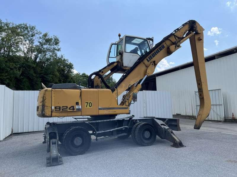 Liebherr A924C LITRONIC - 垃圾/ 工业叉装车:图2 Liebherr A924C LITRONIC - 垃圾/ 工业叉装车:图2