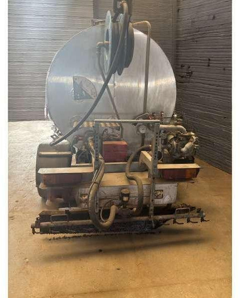Mercedes 410 A EMULSION + TREMI GRAVILLON - 沥青洒布车:图3 Mercedes 410 A EMULSION + TREMI GRAVILLON - 沥青洒布车:图3