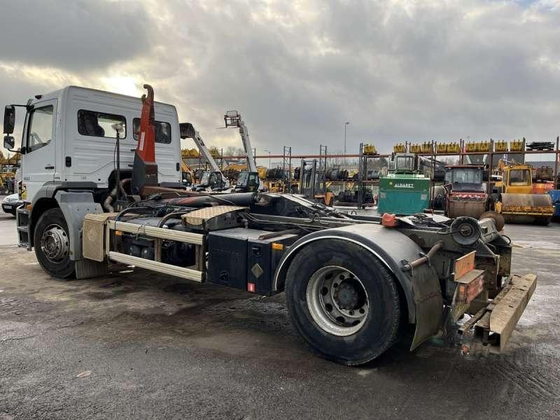 Mercedes AXOR 1833 - 吊钩升降车:图5 Mercedes AXOR 1833 - 吊钩升降车:图5