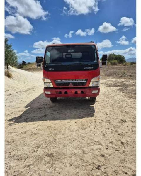 Mitsubishi FUSO CANTER 7C18 - 卡车:图4 Mitsubishi FUSO CANTER 7C18 - 卡车:图4