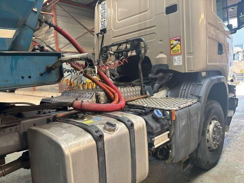 Scania G450 4X4 - 牵引车:图4 Scania G450 4X4 - 牵引车:图4