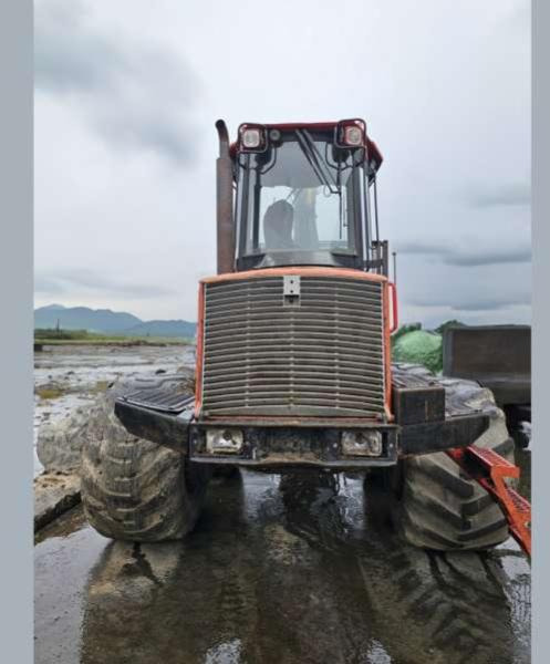 VALMET 840.4 - 林业牵引车:图5 VALMET 840.4 - 林业牵引车:图5