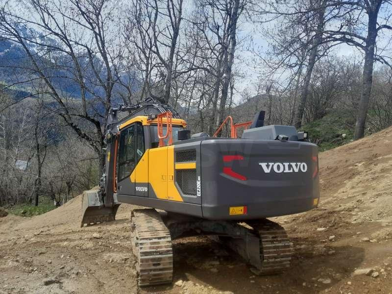 Volvo EC220ENH - 履带式挖掘机:图3 Volvo EC220ENH - 履带式挖掘机:图3
