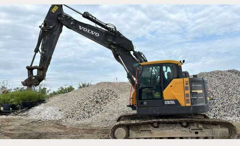 Volvo ECR235EL - 履带式挖掘机:图1 Volvo ECR235EL - 履带式挖掘机:图1
