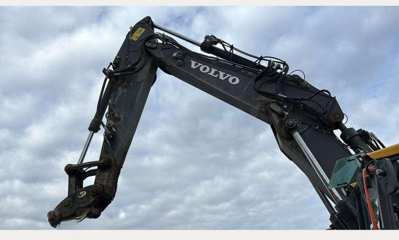Volvo ECR235EL - 履带式挖掘机:图4 Volvo ECR235EL - 履带式挖掘机:图4