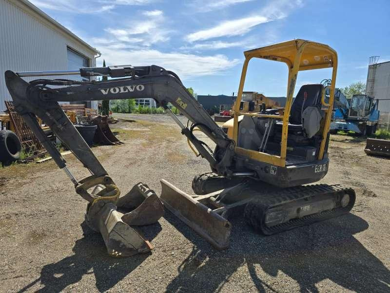 Volvo ECR38 - 小型挖掘机:图1 Volvo ECR38 - 小型挖掘机:图1