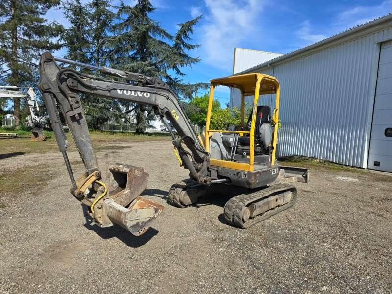 Volvo ECR38 - 小型挖掘机:图2 Volvo ECR38 - 小型挖掘机:图2