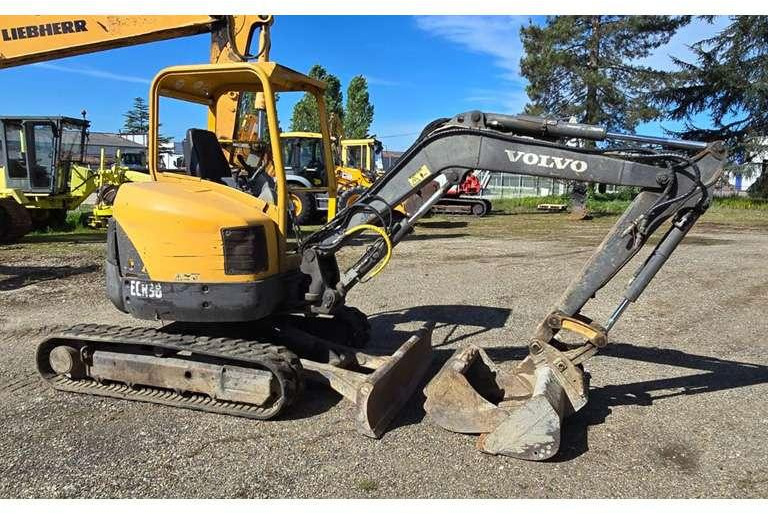 Volvo ECR38 - 小型挖掘机:图3 Volvo ECR38 - 小型挖掘机:图3