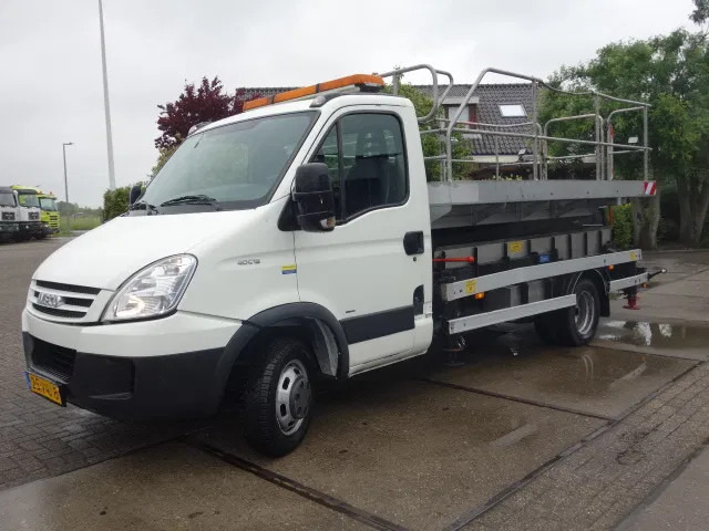 Iveco Daily 40C15 SKY WORKER PLATFORM - 小型货车:图2 Iveco Daily 40C15 SKY WORKER PLATFORM - 小型货车:图2