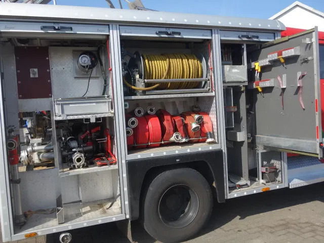 MAN 15 224-with winch 2500liter water tank,ziegler pomp - 消防车:图3 MAN 15 224-with winch 2500liter water tank,ziegler pomp - 消防车:图3