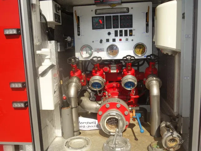 MAN LE 220C GODIVA POMP 2000 LITER TANK,MANUAL GEARBOX - 消防车:图5 MAN LE 220C GODIVA POMP 2000 LITER TANK,MANUAL GEARBOX - 消防车:图5