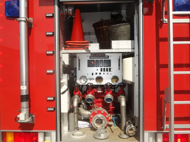 MAN LE 220C GODIVA POMP 2000 LITER TANK,MANUAL GEARBOX - 消防车:图2 MAN LE 220C GODIVA POMP 2000 LITER TANK,MANUAL GEARBOX - 消防车:图2