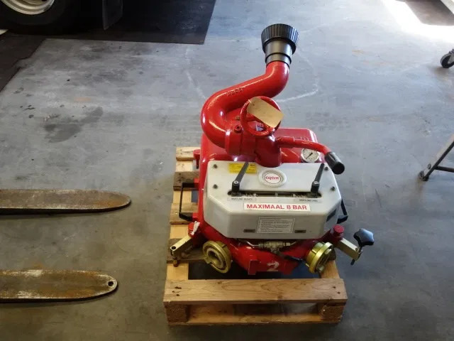 Mercedes-Benz 1325 MOBIL WATER CANON - 消防车:图1 Mercedes-Benz 1325 MOBIL WATER CANON - 消防车:图1