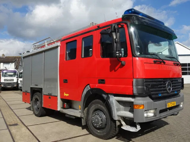 Mercedes-Benz Actros 1831 4X4 ZIEGLER BOMBEROS POMP,2500 L TANK - 消防车:图2 Mercedes-Benz Actros 1831 4X4 ZIEGLER BOMBEROS POMP,2500 L TANK - 消防车:图2