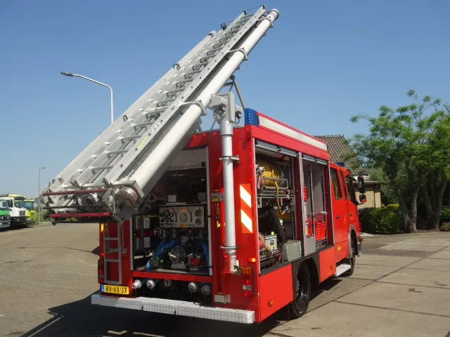 Mercedes-Benz Atego 1326 ziegler pump - 消防车:图5 Mercedes-Benz Atego 1326 ziegler pump - 消防车:图5