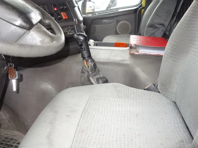 Volvo FM 12 18500liter tank,AIRCO,MANUAL GEARBOX - 罐车:图3 Volvo FM 12 18500liter tank,AIRCO,MANUAL GEARBOX - 罐车:图3