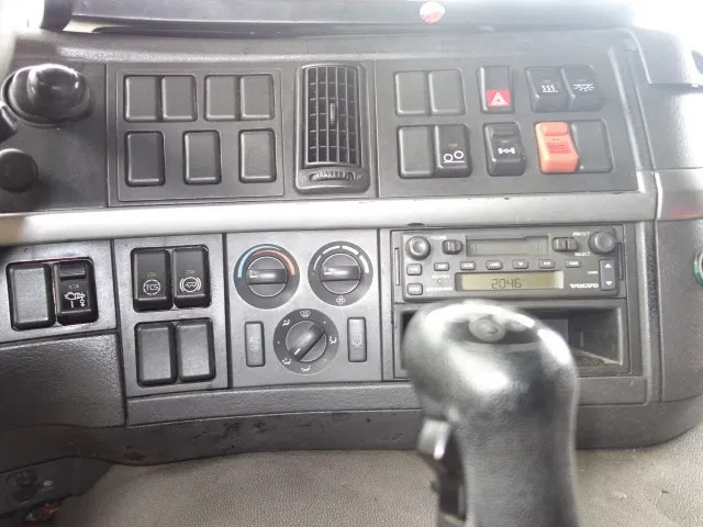 Volvo FM 12 18500liter tank,AIRCO,MANUAL GEARBOX - 罐车:图4 Volvo FM 12 18500liter tank,AIRCO,MANUAL GEARBOX - 罐车:图4