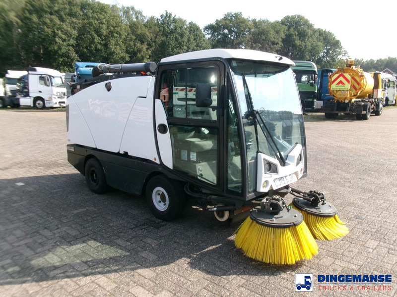 Johnston C202 compact street sweeper - 道路清扫机:图2 Johnston C202 compact street sweeper - 道路清扫机:图2