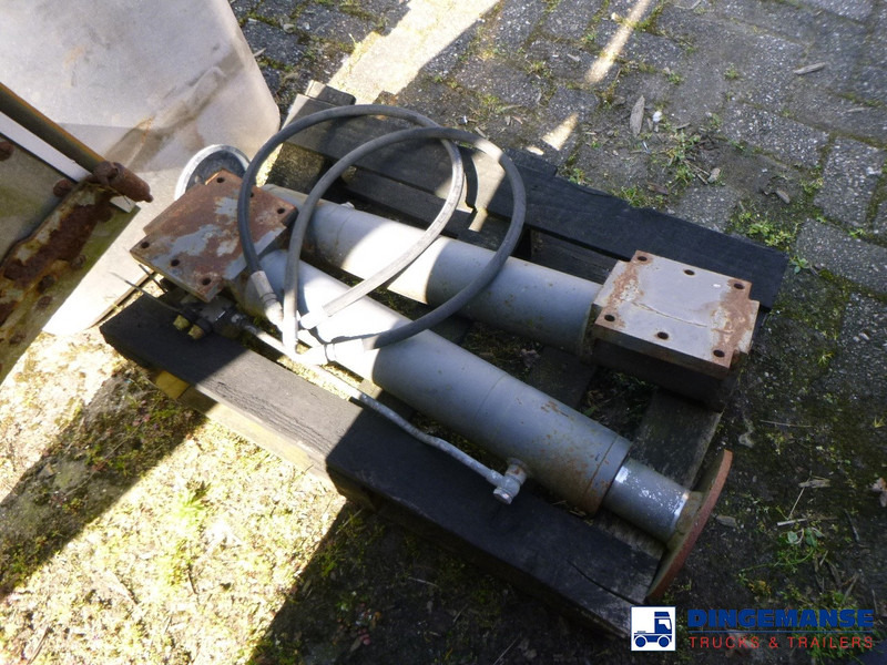 Onbekend 2 Support legs for loading crane - 液压缸:图2 Onbekend 2 Support legs for loading crane - 液压缸:图2