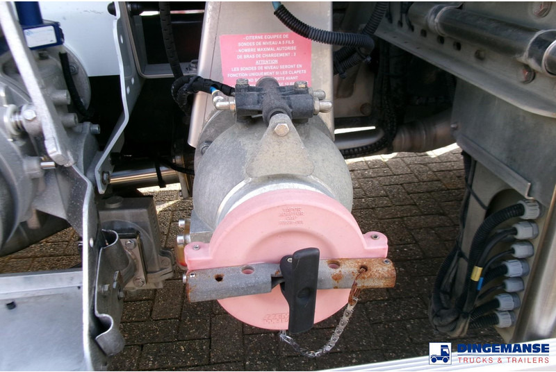 Renault Premium 300 4x2 fuel tank 14.2 m3 / 4 comp 租赁 Renault Premium 300 4x2 fuel tank 14.2 m3 / 4 comp:图12 Renault Premium 300 4x2 fuel tank 14.2 m3 / 4 comp 租赁 Renault Premium 300 4x2 fuel tank 14.2 m3 / 4 comp:图12