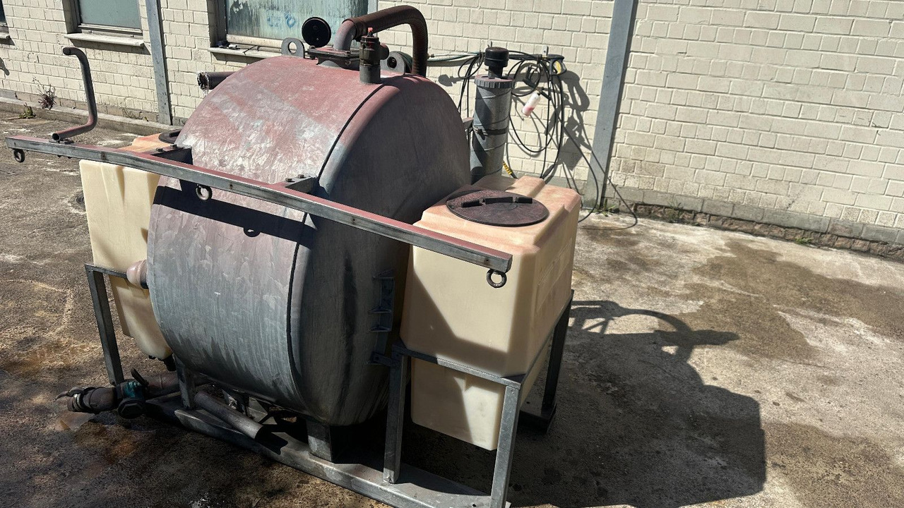 Saug-Druck fass Flexi  + 2 Frisch-Wassertaschen - 真空车:图2 Saug-Druck fass Flexi  + 2 Frisch-Wassertaschen - 真空车:图2