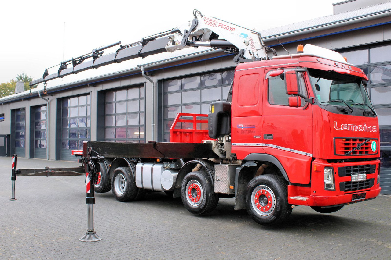 Volvo FM 480 8x2 Pritsche + FASSI F800XP Kran 6x - 栏板式/ 平板卡车, 起重车:图2 Volvo FM 480 8x2 Pritsche + FASSI F800XP Kran 6x - 栏板式/ 平板卡车, 起重车:图2