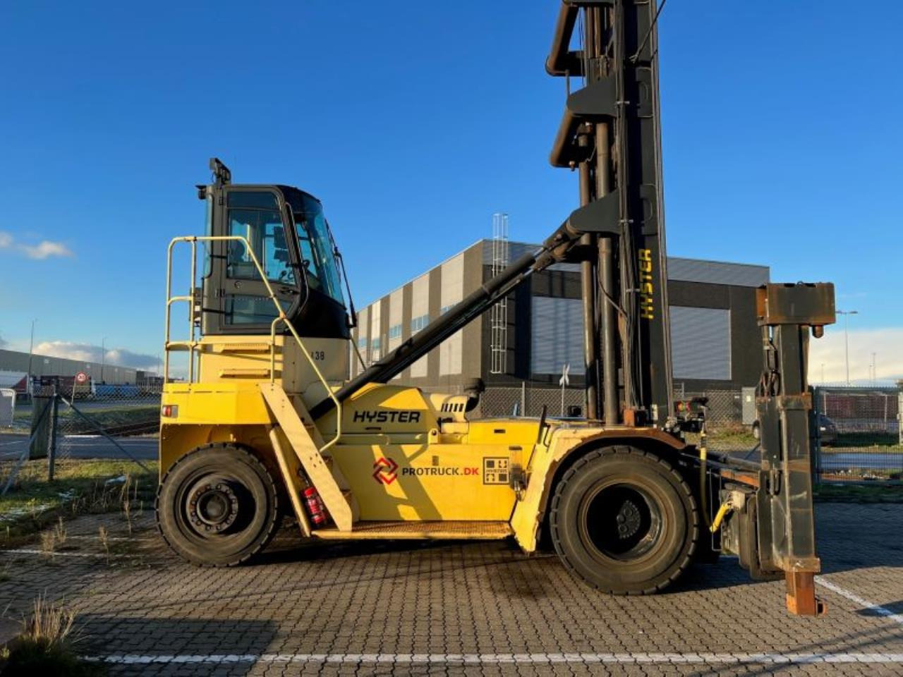 Hyster H16XM-12EC - 集装箱叉装车:图1 Hyster H16XM-12EC - 集装箱叉装车:图1
