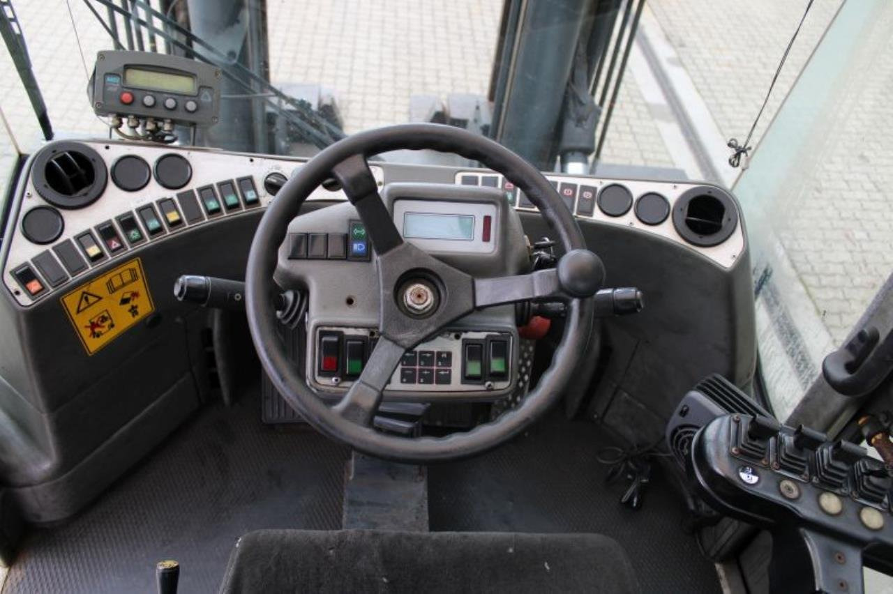 Kalmar DCD160-12 - 柴油叉车:图4 Kalmar DCD160-12 - 柴油叉车:图4