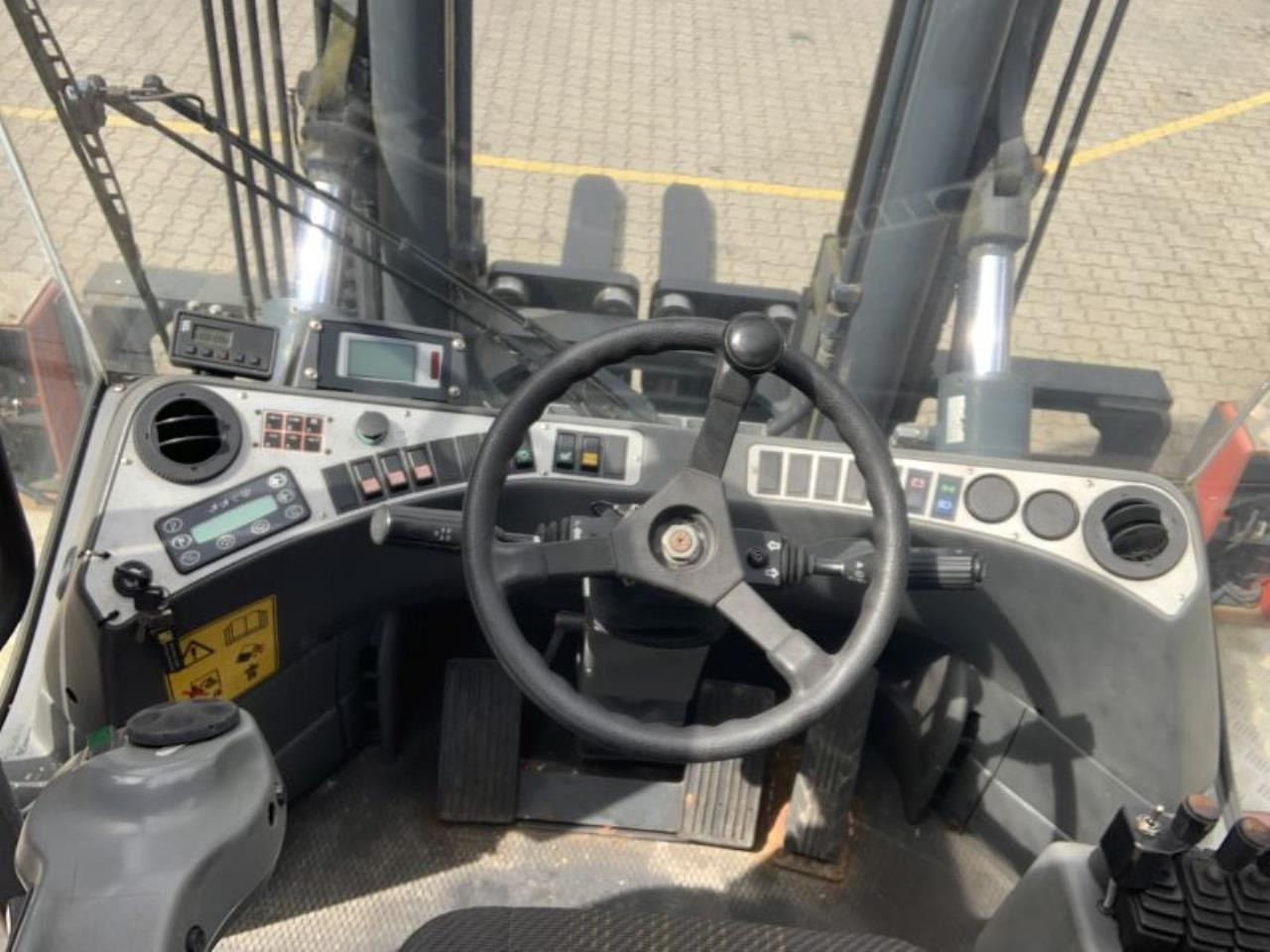 Kalmar DCE100-6 - 柴油叉车:图4 Kalmar DCE100-6 - 柴油叉车:图4